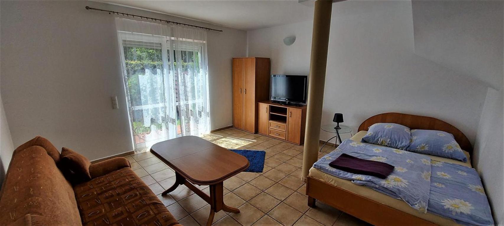 Mewa Apartment Рови Екстериор снимка